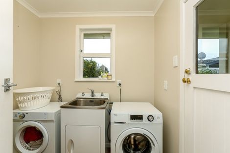 Photo of property in 246 Huatoki Street, Upper Vogeltown, New Plymouth, 4310