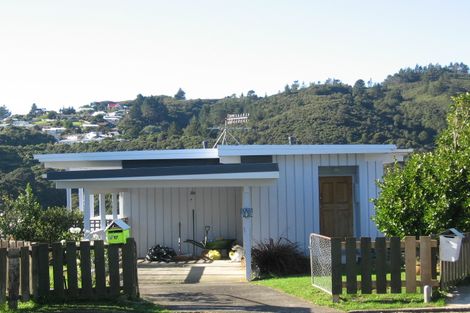 Photo of property in 17 Clapham Grove, Stokes Valley, Lower Hutt, 5019
