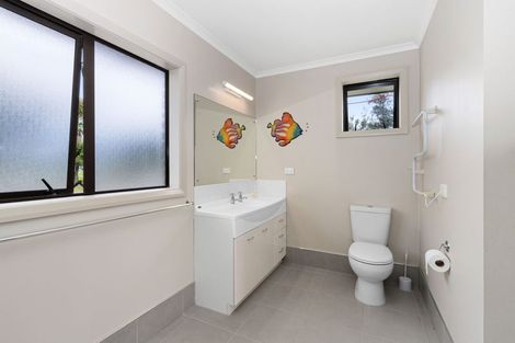 Photo of property in 77 Bruce Road, Levin, 5510