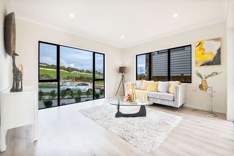 Photo of property in 18 Lime Hill Rise, Flat Bush, Auckland, 2019
