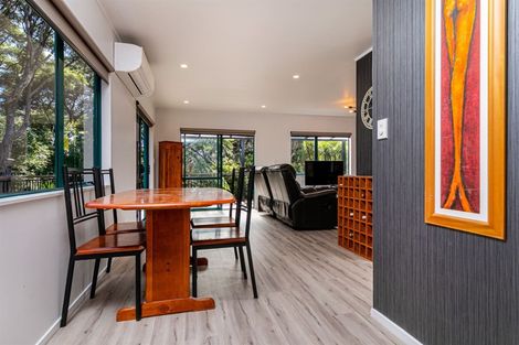 Photo of property in 112 Mountain Road, Henderson Valley, Auckland, 0612