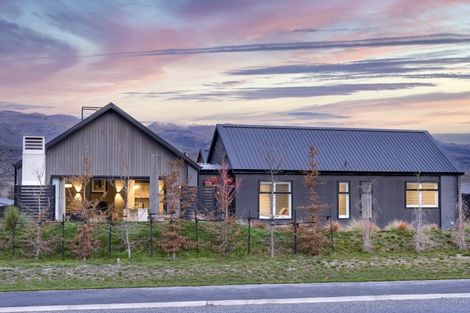 Photo of property in 7 Hatters Lane, Mount Pisa, 9383