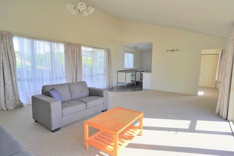 Photo of property in 30 Beach Road, Onerahi, Whangarei, 0110