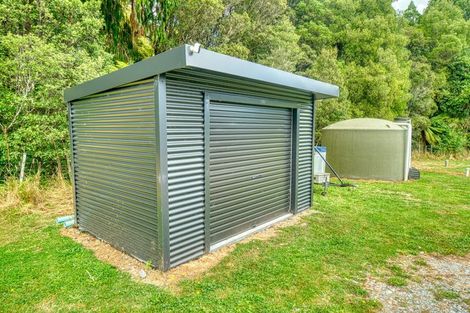 Photo of property in 5 Fairway Drive, Moana, 7872