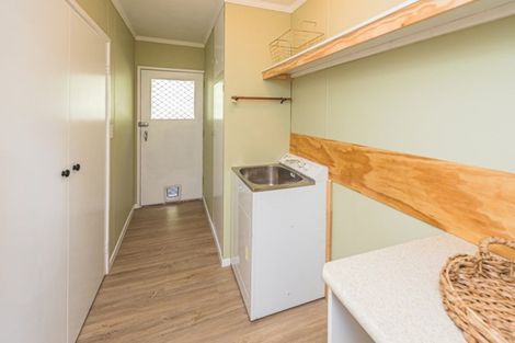 Photo of property in 121 Great North Road, Saint Johns Hill, Whanganui, 4501