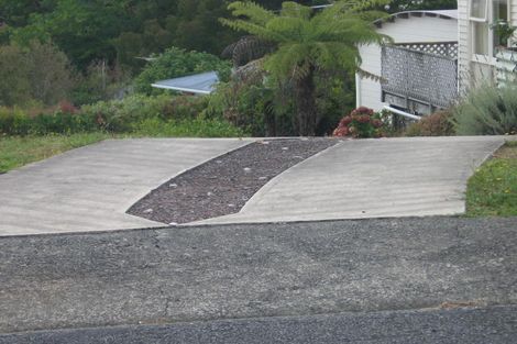 Photo of property in 24 Edgeworth Road, Glenfield, Auckland, 0629