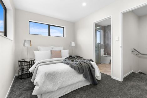 Photo of property in 105b Grove Road, Papakura, 2110