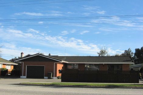 Photo of property in 42 Great North Road, Winton, 9720