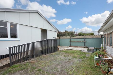 Photo of property in 22 Barton Street, Marton, 4710