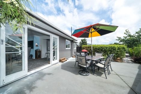 Photo of property in 27 Stirling Crescent, Hokowhitu, Palmerston North, 4410