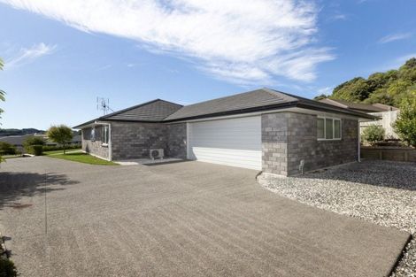Photo of property in 18 Ellesmere Close, Pyes Pa, Tauranga, 3112