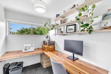 Photo of property in 1 Pleasant Road, Glen Eden, Auckland, 0602