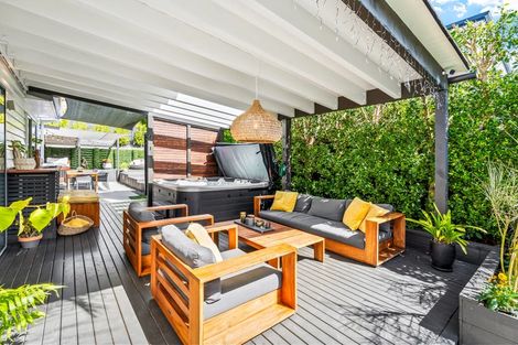 Photo of property in 9 Ruth Craig Place, Stanmore Bay, Whangaparaoa, 0932