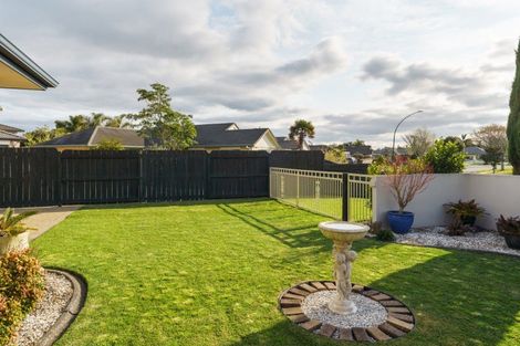 Photo of property in 2 Carlsberg Place, Papamoa Beach, Papamoa, 3118