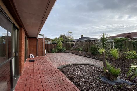 Photo of property in 2/76 Wellington Street, Howick, Auckland, 2014