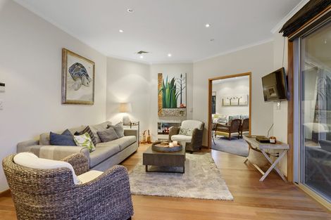 Photo of property in 24 Cliff Road, Torbay, Auckland, 0630