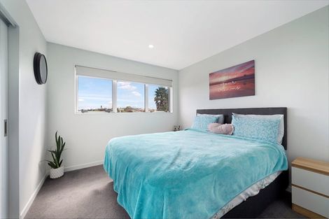 Photo of property in 240c Whitney Street, Blockhouse Bay, Auckland, 0600