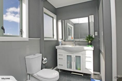 Photo of property in 11 Southern Cross Crescent, Island Bay, Wellington, 6023