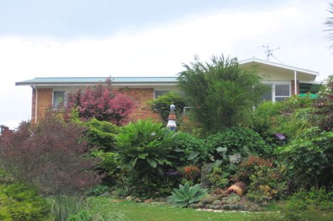 Photo of property in 98 Harbour View Road, Omokoroa, 3114