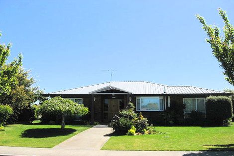 Photo of property in 16 Fairweather Crescent, Kaiapoi, 7630