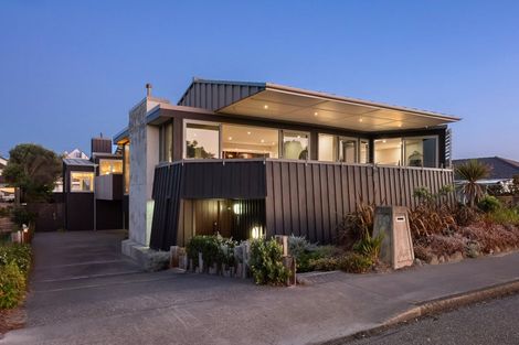 Photo of property in 88 Marine Parade, Paraparaumu Beach, Paraparaumu, 5032