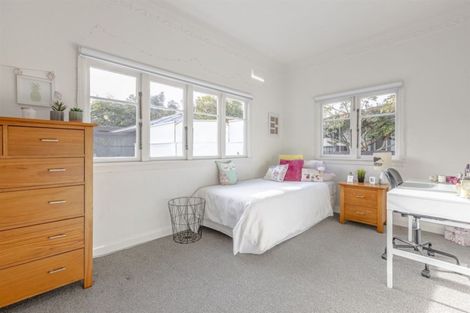 Photo of property in 43 Manapouri Crescent, Hokowhitu, Palmerston North, 4410
