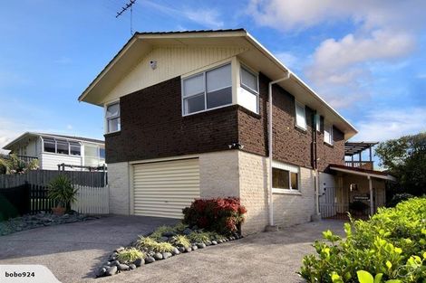 Photo of property in 5 Cockayne Crescent, Sunnynook, Auckland, 0620