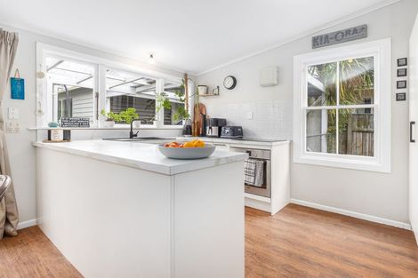 Photo of property in 30 Hinemoa Street, Paraparaumu, 5032