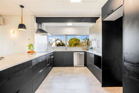 Photo of property in 94 Exmouth Road, Northcote, Auckland, 0627