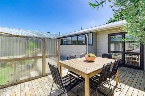 Photo of property in 128 Tutere Street, Waikanae Beach, Waikanae, 5036