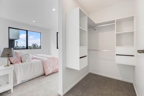 Photo of property in 2/24 Great South Road, Manurewa, Auckland, 2102