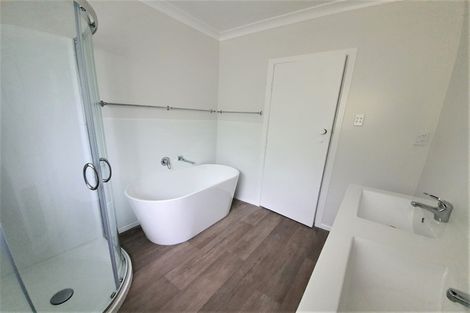 Photo of property in 5 Fyvie Avenue, Tawa, Wellington, 5028