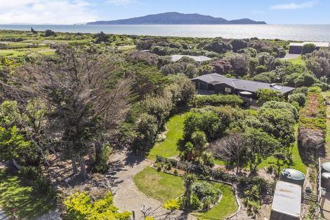 Photo of property in 140 Paetawa Road, Peka Peka, Waikanae, 5391