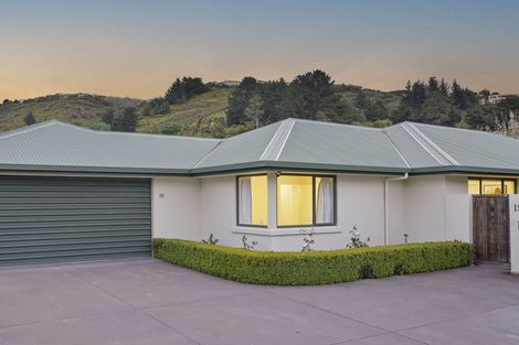 Photo of property in 15 Oakview Lane, Cashmere, Christchurch, 8022