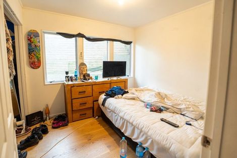 Photo of property in 1/23 Bernleigh Terrace, West Harbour, Auckland, 0618