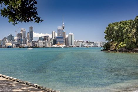 Photo of property in 13 Stanley Point Road, Stanley Point, Auckland, 0624