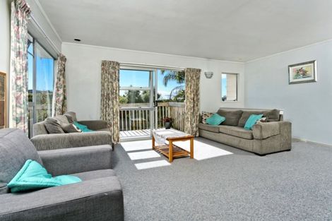 Photo of property in 93 John Downs Drive, Browns Bay, Auckland, 0630