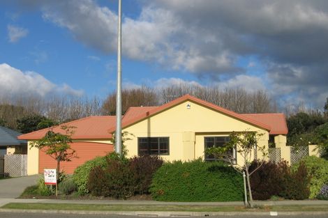 Photo of property in 76 Weggery Drive, Waikanae Beach, Waikanae, 5036