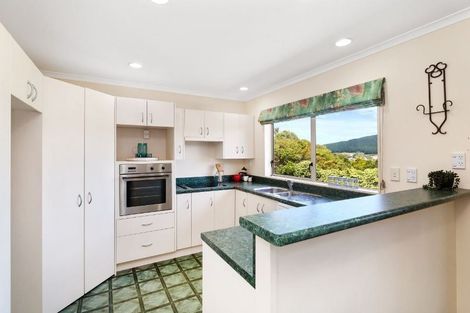 Photo of property in 3 Pikitanga Close, Tawa, Wellington, 5028