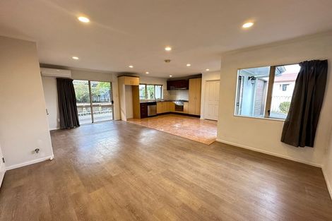 Photo of property in 3 Carrigans Close, Pinehill, Auckland, 0632