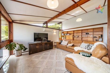 Photo of property in 117 Dowse Drive, Maungaraki, Lower Hutt, 5010