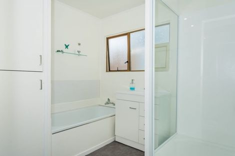 Photo of property in 1/43 Seaton Road, Murrays Bay, Auckland, 0630