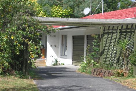 Photo of property in 2/5 Teviot Place, Totara Vale, Auckland, 0629