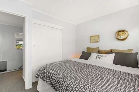 Photo of property in 14 Tarahanga Street, Northcote, Auckland, 0627