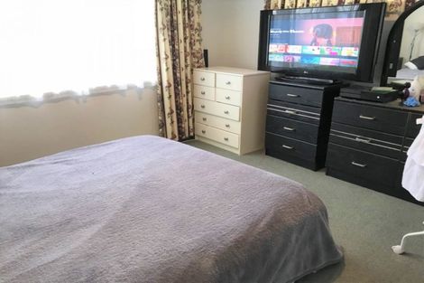 Photo of property in 61 Mako Mako Road, Levin, 5510