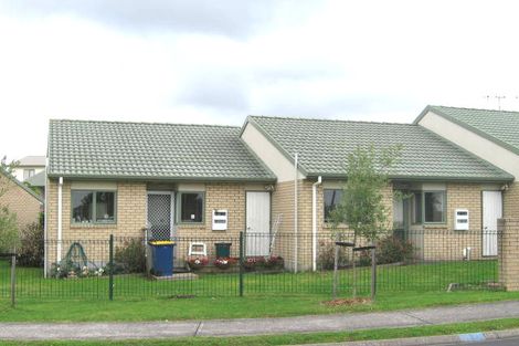 Photo of property in 14/25 Charlenne Close, Ranui, Auckland, 0612