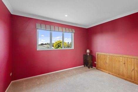 Photo of property in 17 Saddleback Green, Halswell, Christchurch, 8025