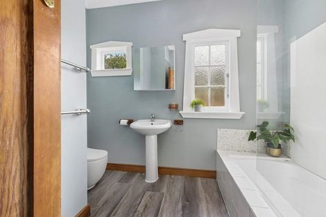 Photo of property in 43a Collins Avenue, Tawa, Wellington, 5028