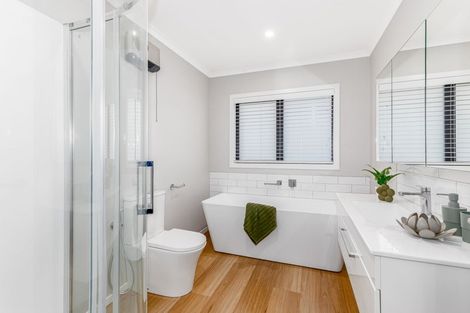 Photo of property in 11 Te Hoiere Street, Aotea, Porirua, 5024