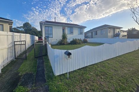 Photo of property in 96 Hyperion Drive, Randwick Park, Auckland, 2105